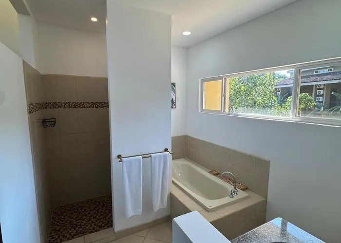 El Gordos Tropical Oasis W Pool & Near 7 Beaches Apartment Refundores