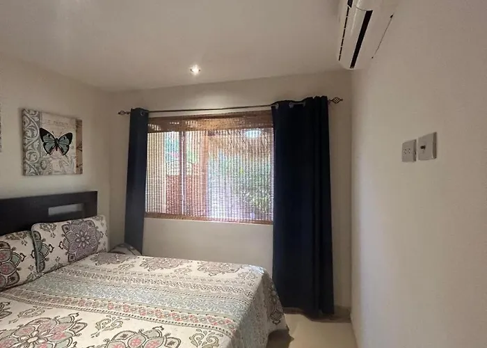 Apartment El Gordos Tropical Oasis W Pool & Near 7 Beaches Refundores